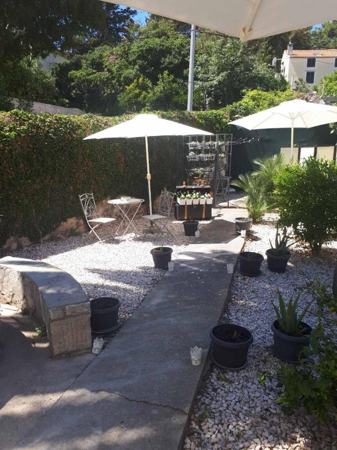 Apartments Petra 23 Mali Losinj Exterior photo